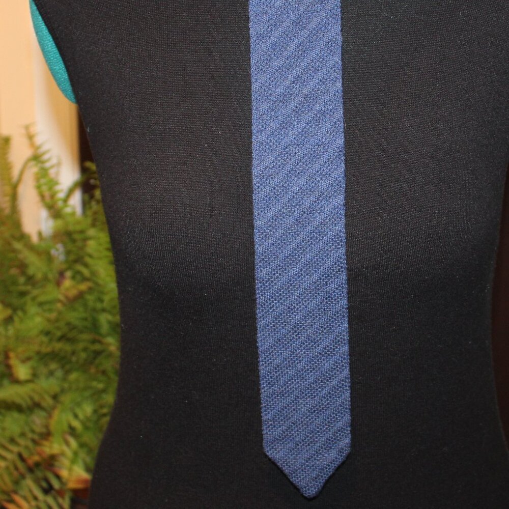 Banana Republic Navy Blue Soft Woven Textured Men's Slim Tie - Made in Italy